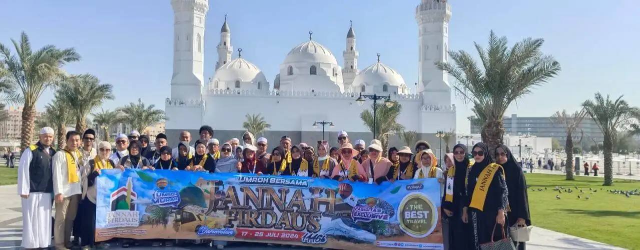 jamaah di Masjid Quba Madinah
